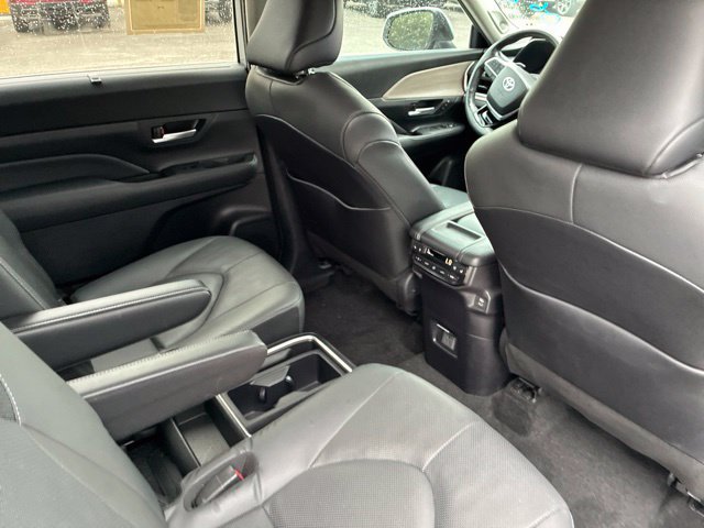 Used 2024 Toyota Grand Highlander AWD image 65