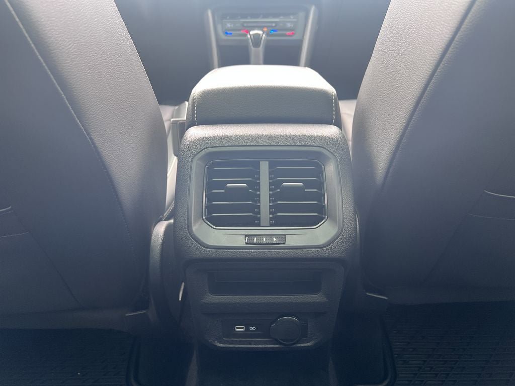 Used 2022 Volkswagen Tiguan SEL R-Line AWD/4WD image 32