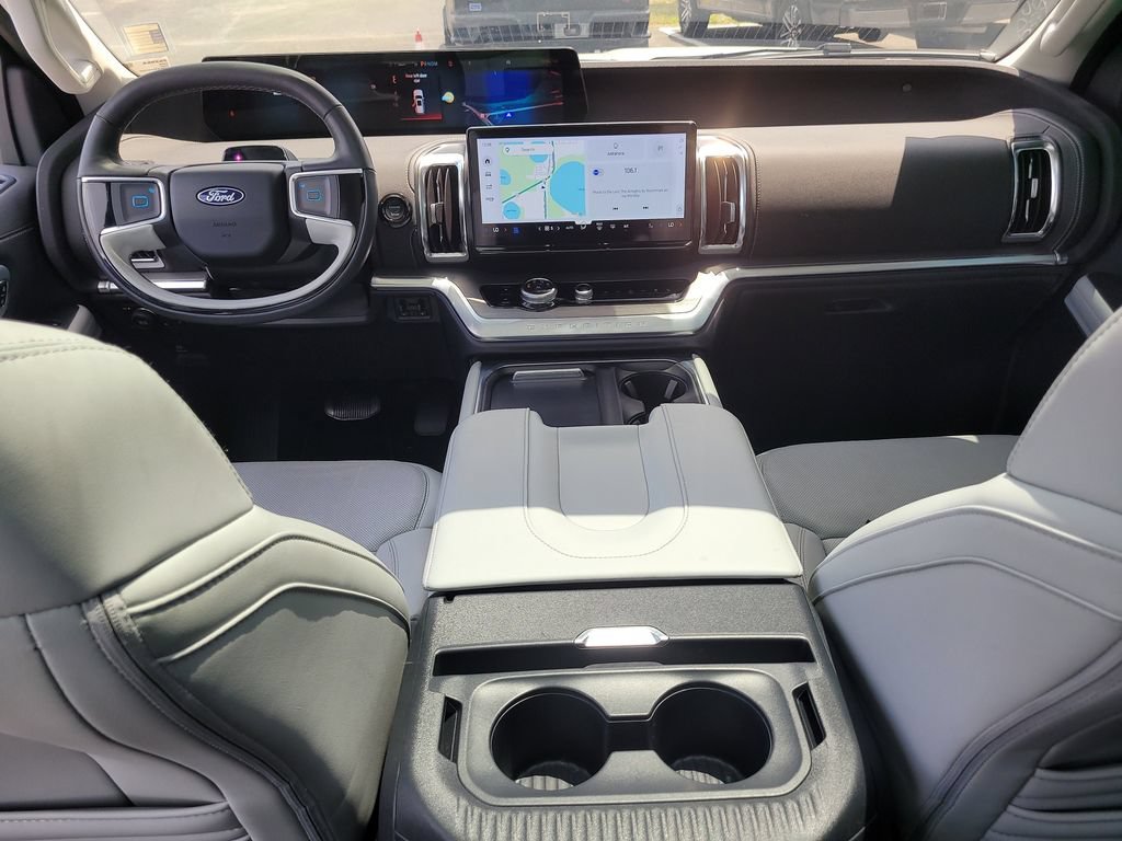 Certified 2025 Ford Expedition Platinum w/ Driver's Package AWD/4WD image 15