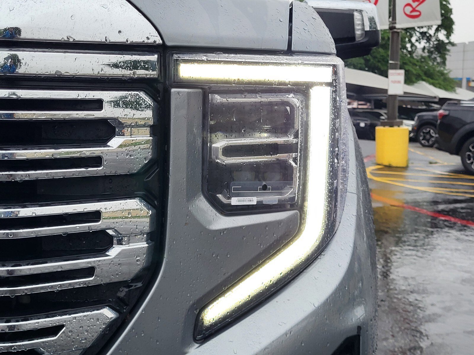 Used 2023 GMC Sierra 1500 Denali w/ Technology Package AWD/4WD image 11