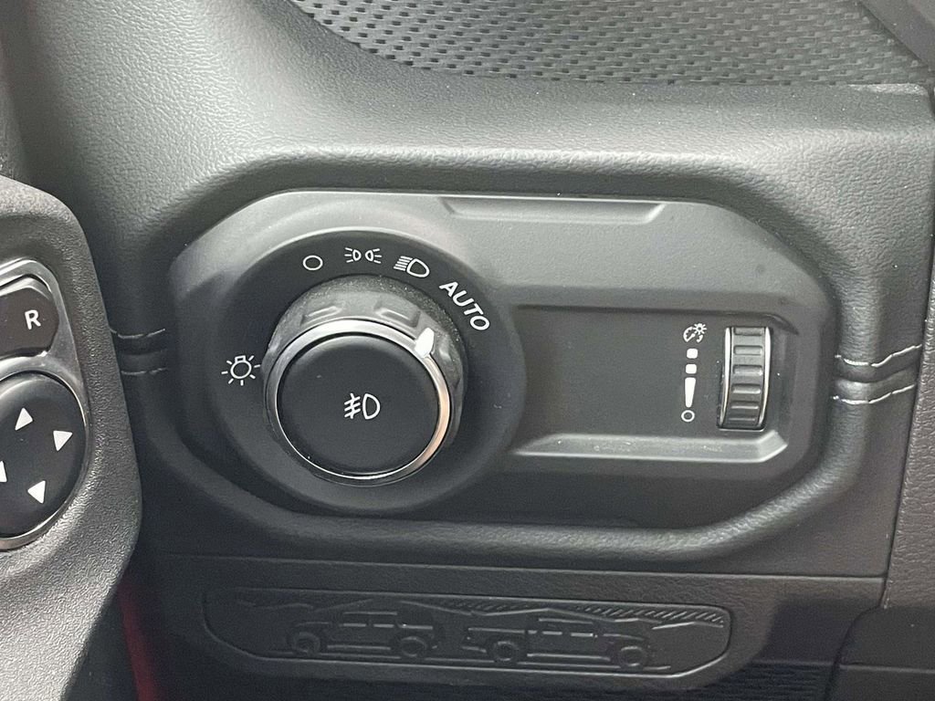 Used 2024 Jeep Wrangler Unlimited Rubicon w/ Safety Group image 27