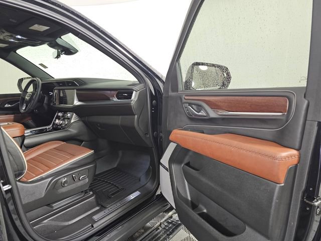 Used 2023 GMC Yukon XL Denali Ultimate AWD/4WD image 11