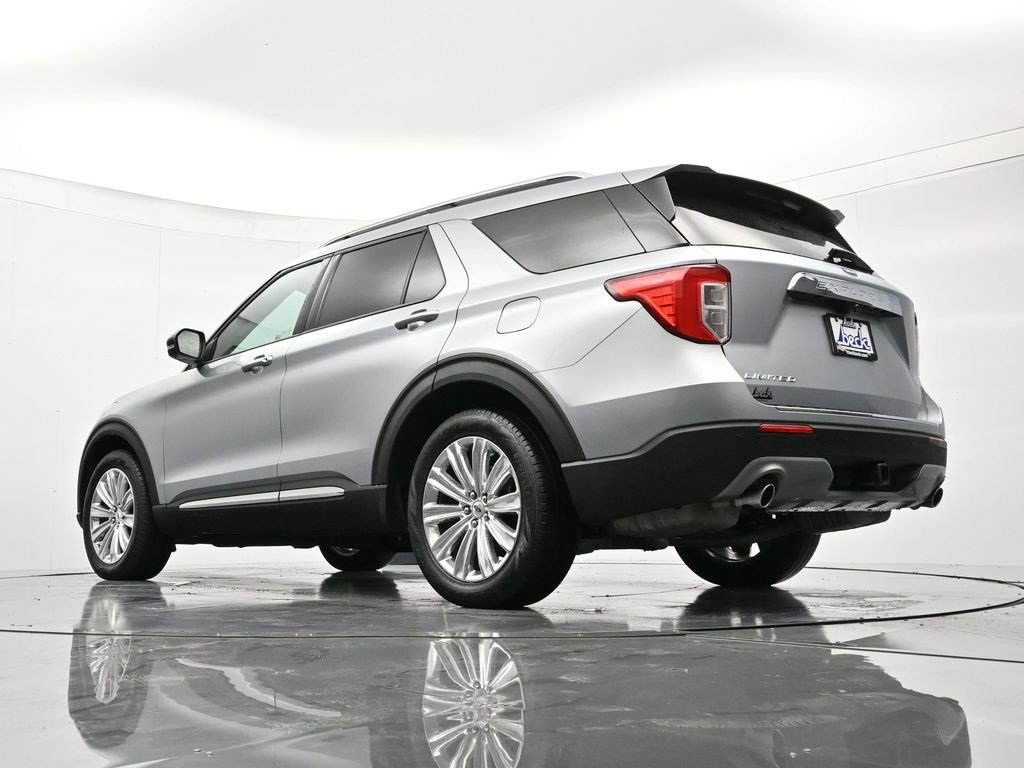 Certified 2022 Ford Explorer Limited w/ Limited Technology Package image 9