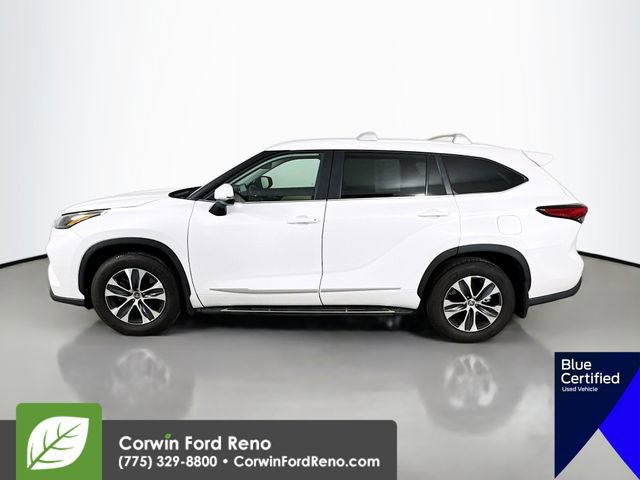Used 2023 Toyota Highlander XLE image 3
