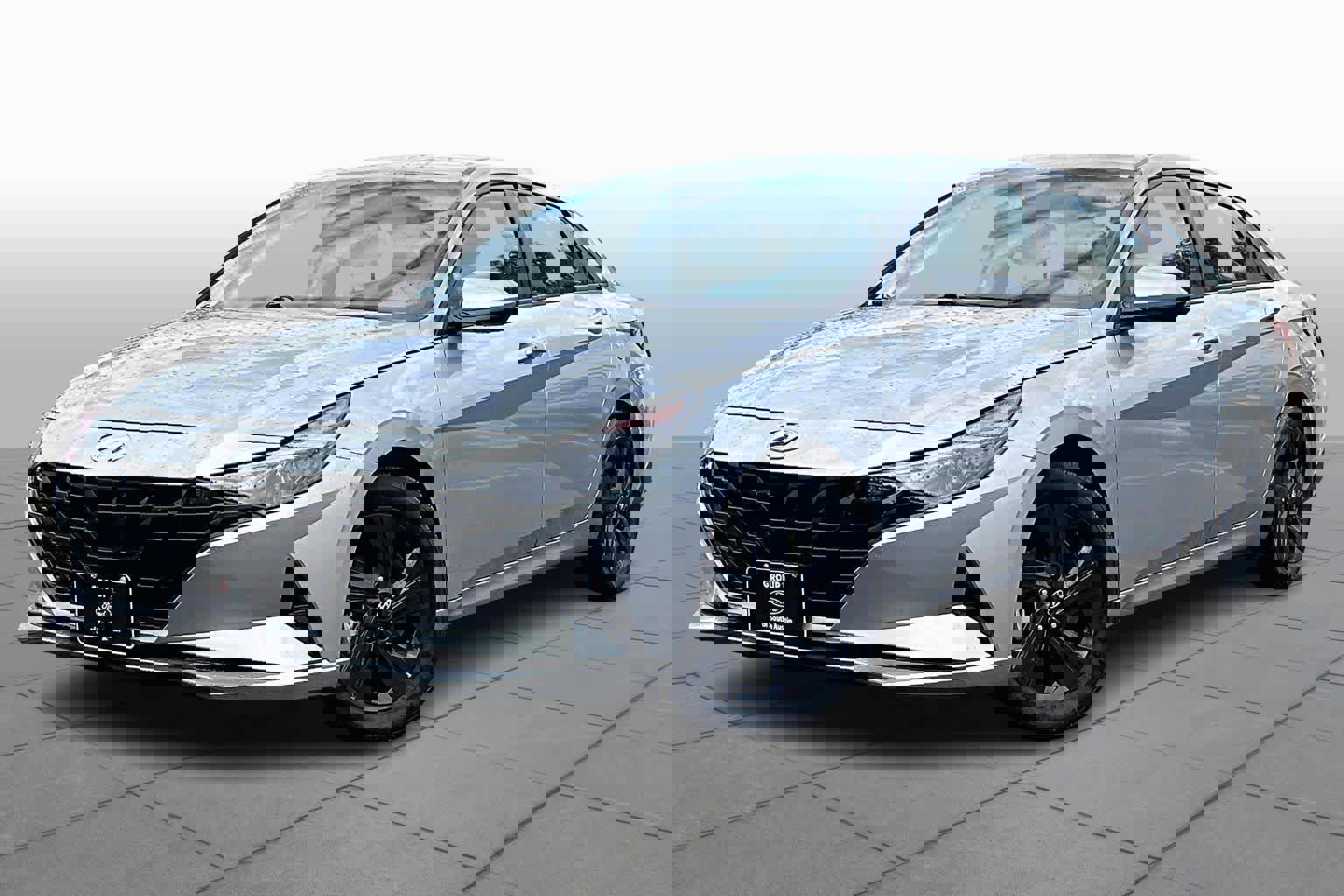 Used 2023 Hyundai Elantra SEL w/ Cargo Package image 7