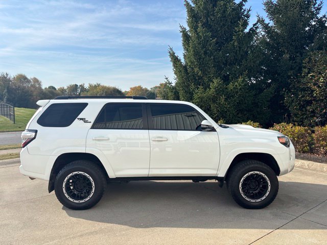 Used 2020 Toyota 4Runner TRD Off-Road Premium w/ Moonroof Package AWD/4WD image 7