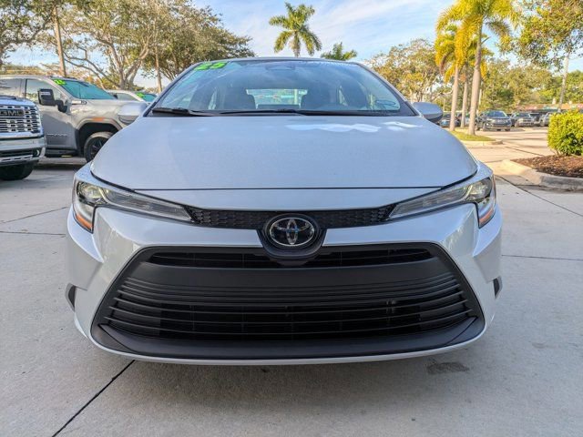Used 2025 Toyota Corolla LE image 8