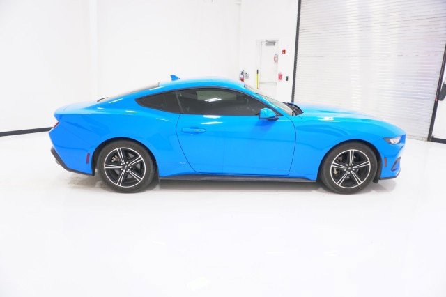 Certified 2024 Ford Mustang Coupe RWD image 4