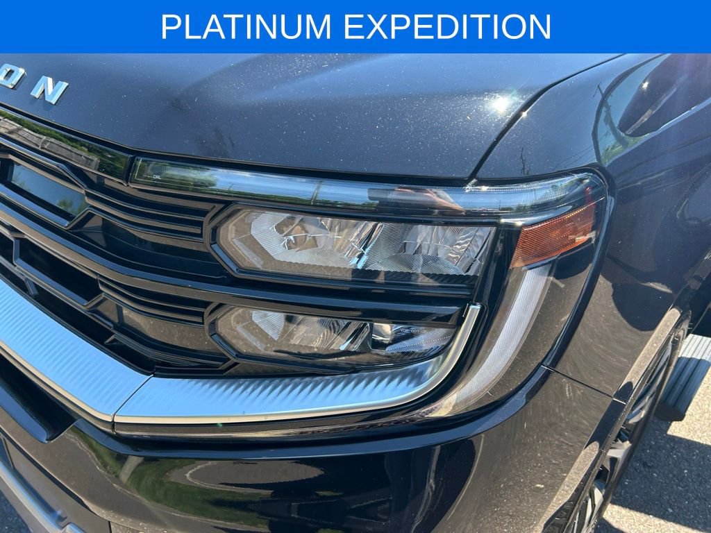 Certified 2025 Ford Expedition Platinum w/ Driver's Package AWD/4WD image 28
