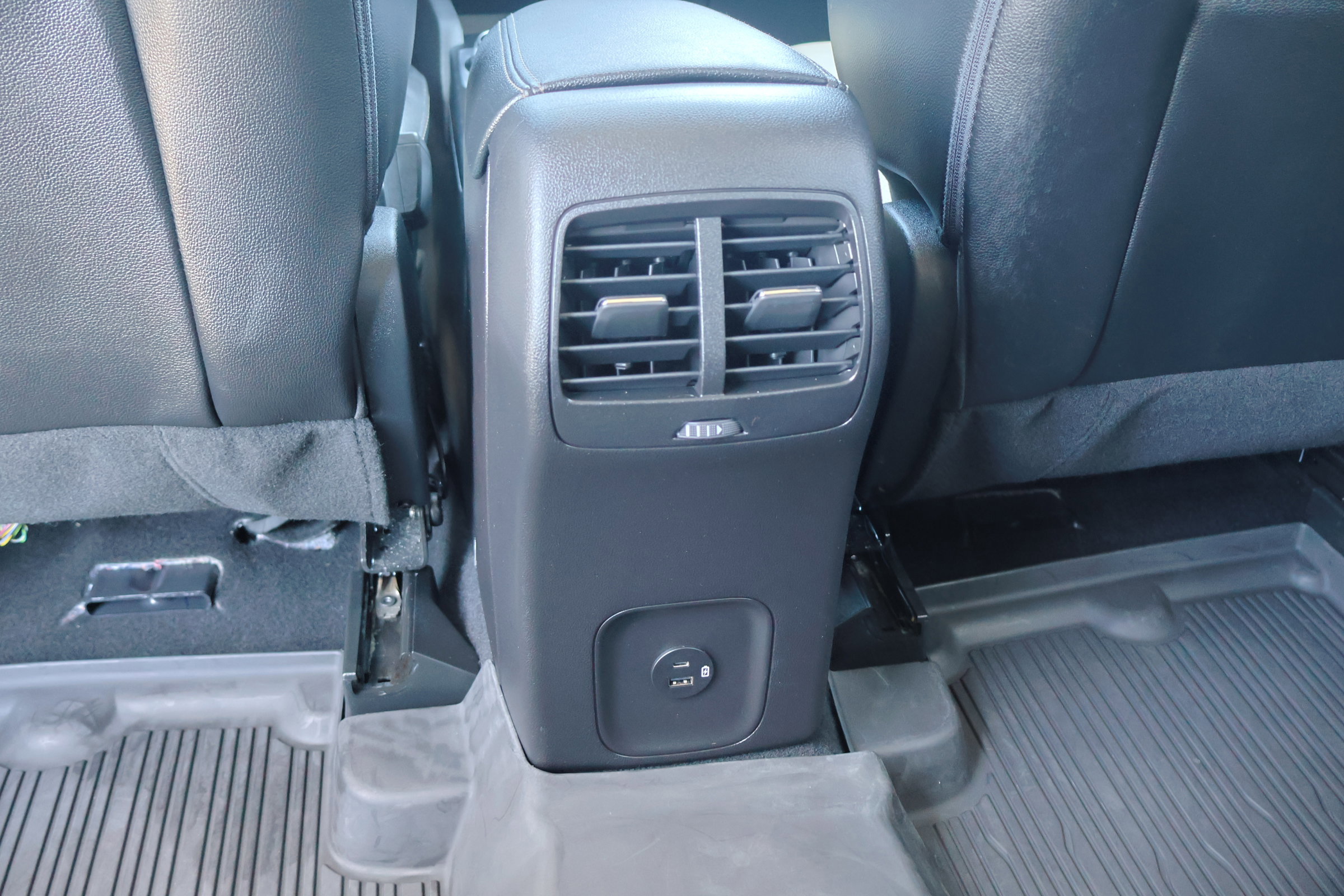 Certified 2021 Ford Escape Titanium w/ Titanium Elite Package image 29