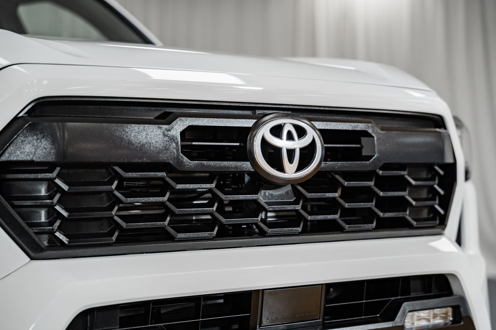 Used 2024 Toyota Tacoma TRD Off-Road image 7