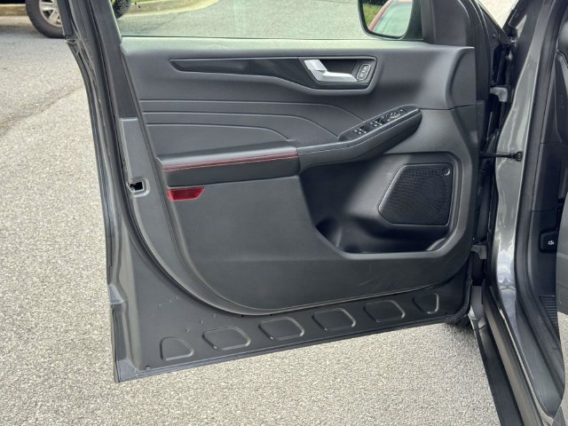 Certified 2023 Ford Escape ST-Line w/ Tech Pack #1 AWD/4WD image 14