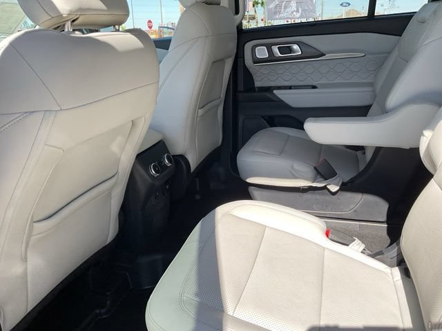Certified 2025 Ford Explorer Platinum w/ Ultimate Package AWD/4WD image 22