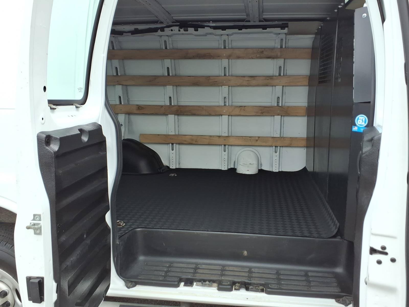 Used 2024 GMC Savana 2500 w/ Driver Convenience Package RWD image 18