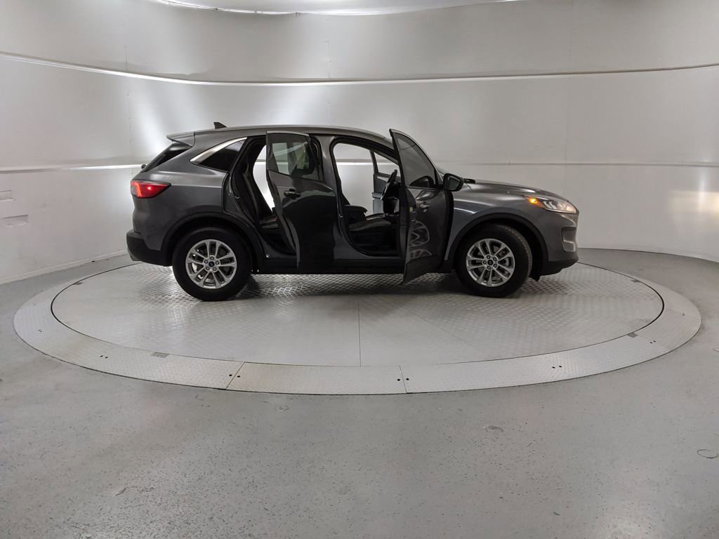 Certified 2022 Ford Escape SE image 9