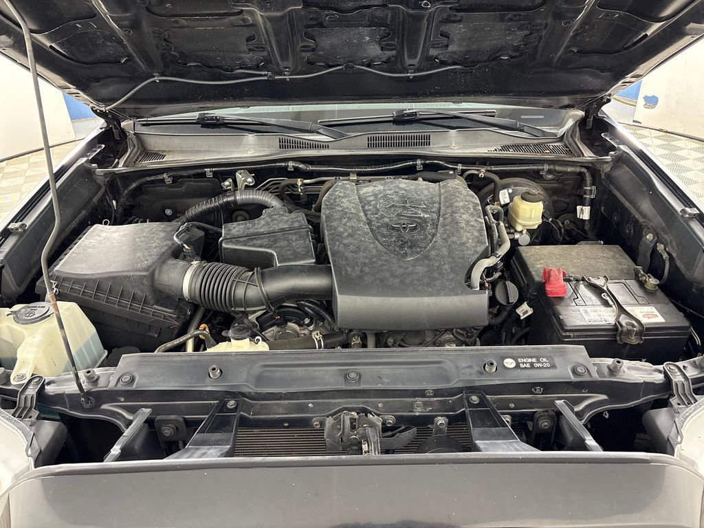 Used 2017 Toyota Tacoma SR5 w/ Tow Package image 31