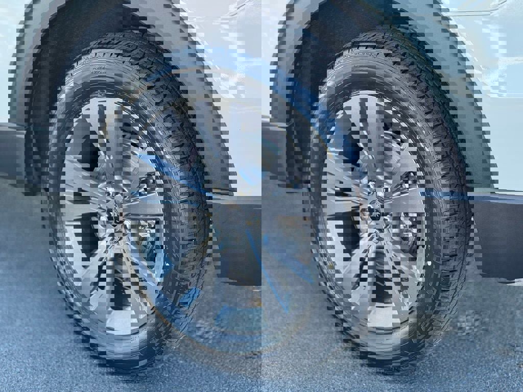 Certified 2023 Ford Explorer XLT w/ Equipment Group 202A image 7