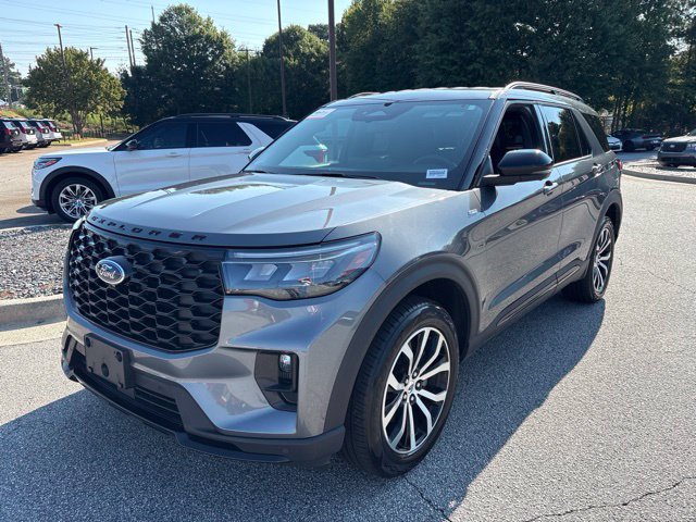 Certified 2025 Ford Explorer ST-Line AWD/4WD image 4