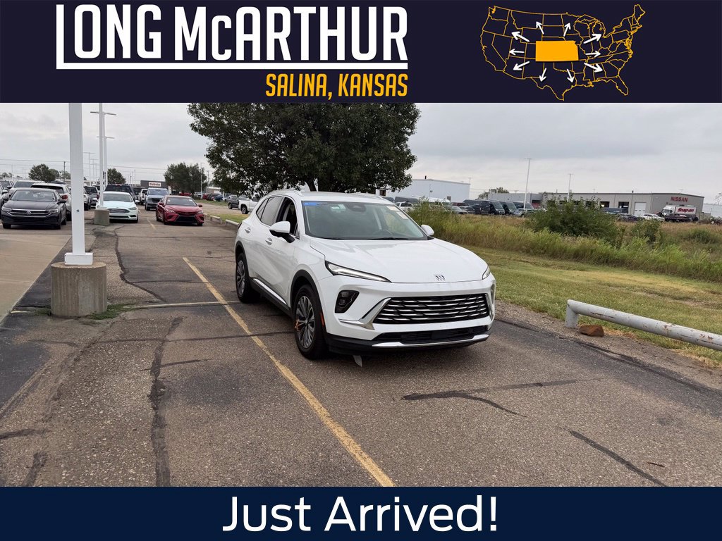 Used 2025 Buick Envision Preferred AWD/4WD image 1