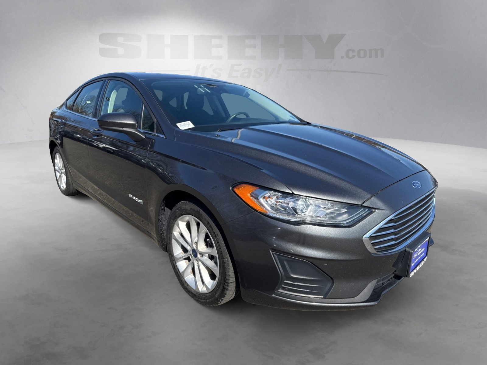 Certified 2019 Ford Fusion SE image 2