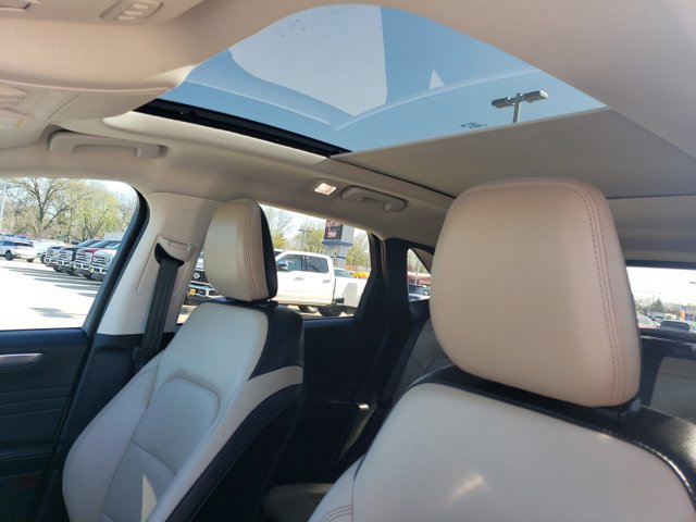 Certified 2021 Ford Escape Titanium w/ Class II Trailer Tow Package image 23