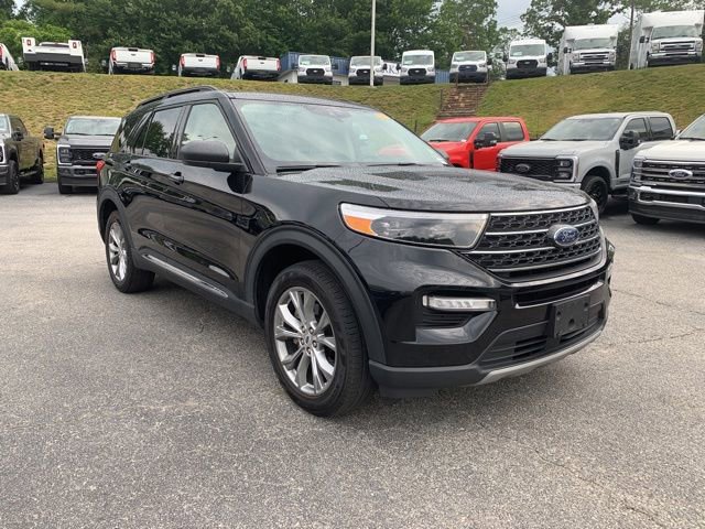 Certified 2023 Ford Explorer XLT w/ Equipment Group 202A AWD/4WD image 2