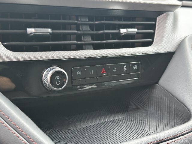 Certified 2025 Ford Explorer Active AWD/4WD image 22