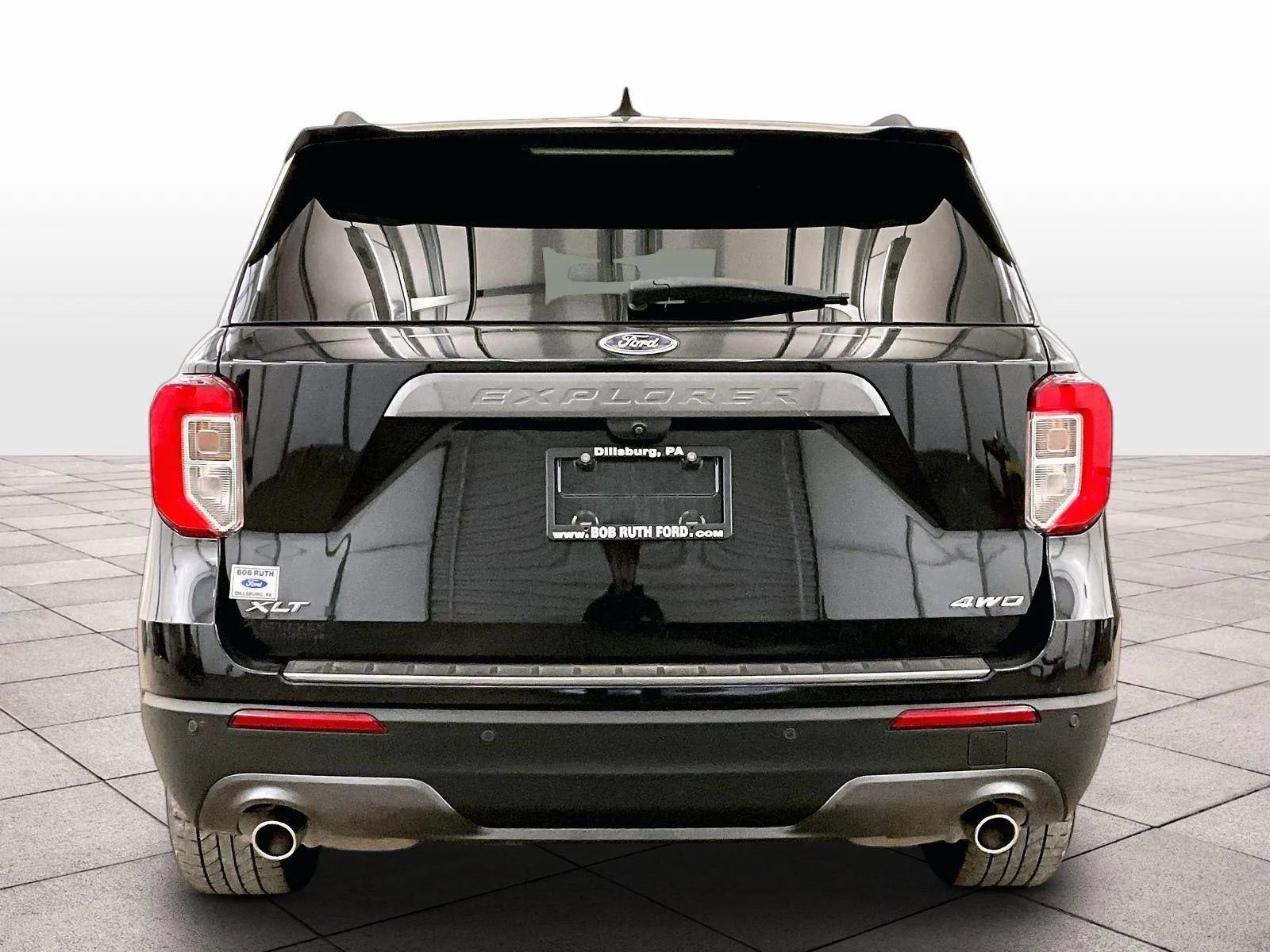 Certified 2021 Ford Explorer XLT w/ Equipment Group 202A image 4