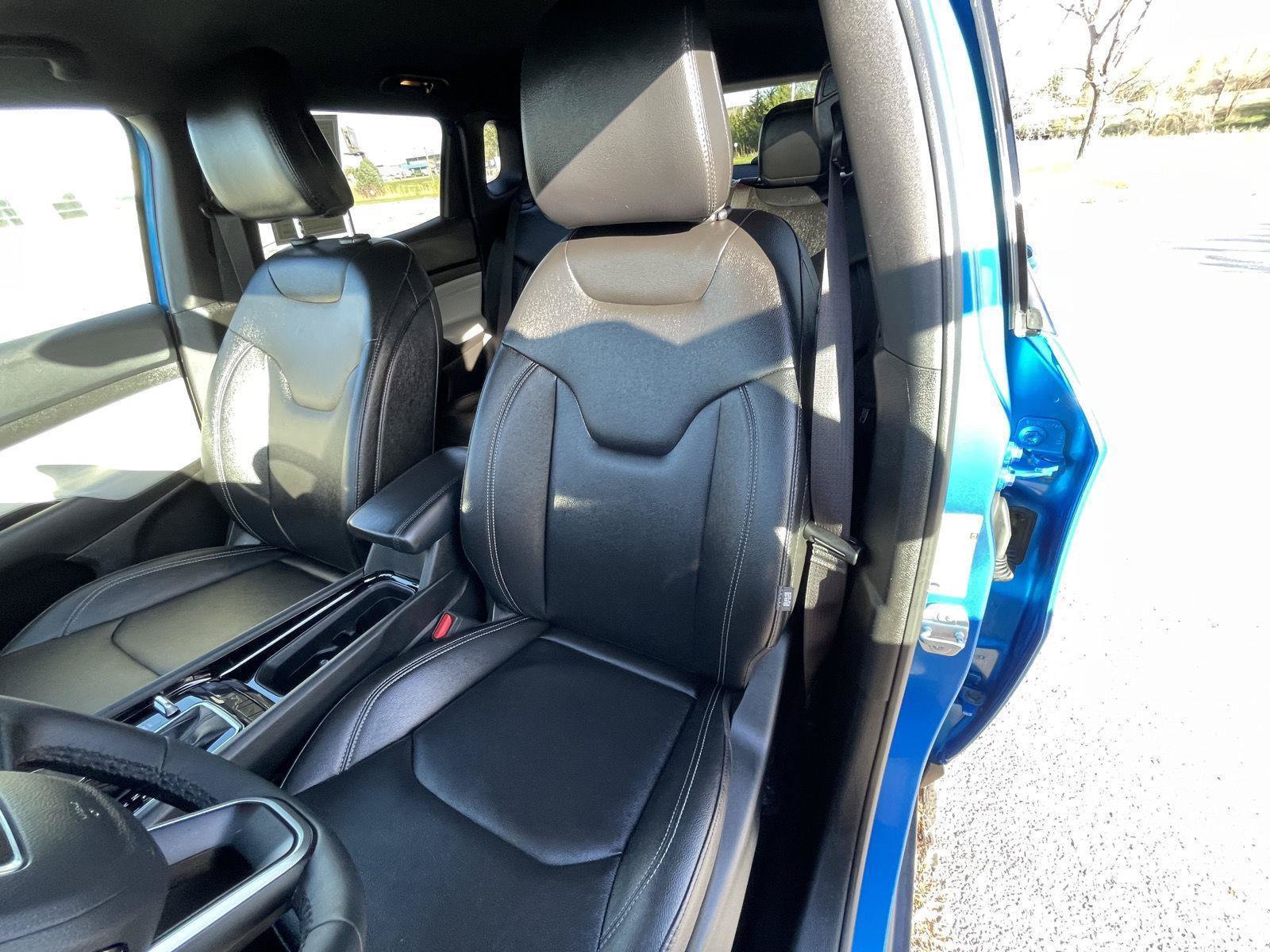 Used 2025 Jeep Compass Limited AWD/4WD image 18