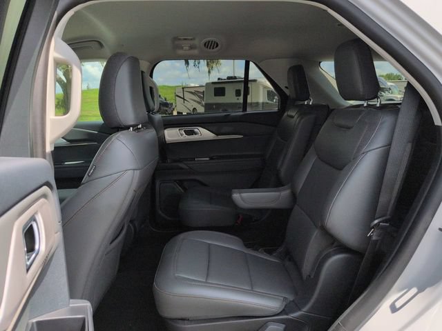 Certified 2026 Ford Explorer Active w/ Active Comfort Package RWD image 16