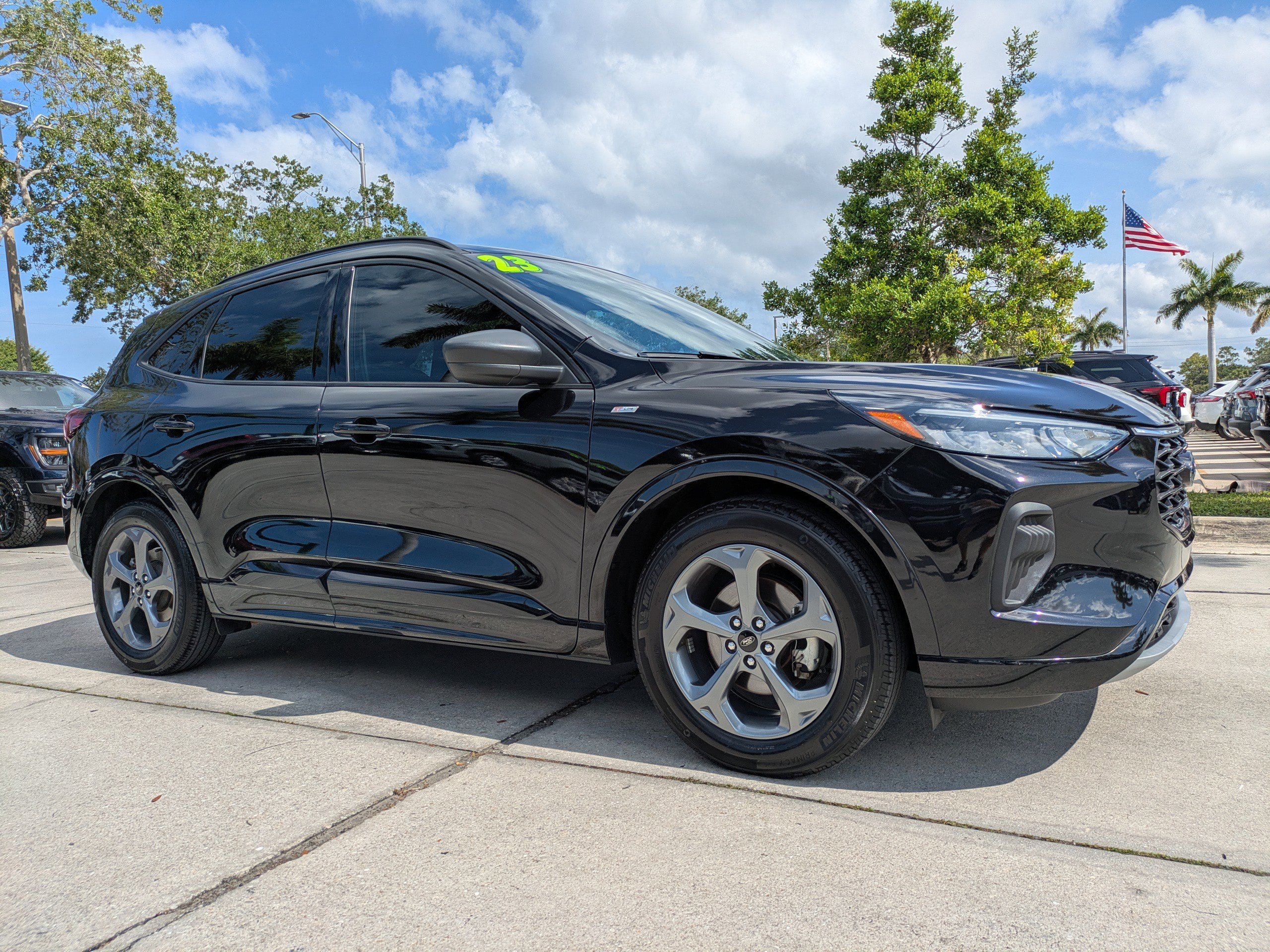 Certified 2023 Ford Escape ST-Line w/ Tech Pack #1 FWD image 2