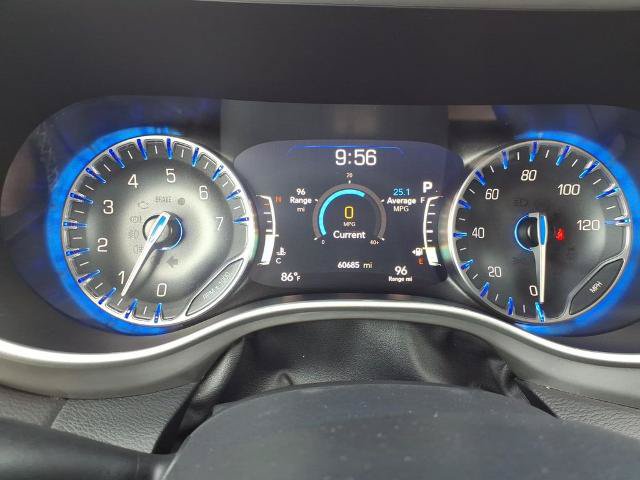 Used 2025 Chrysler Pacifica Select FWD image 16