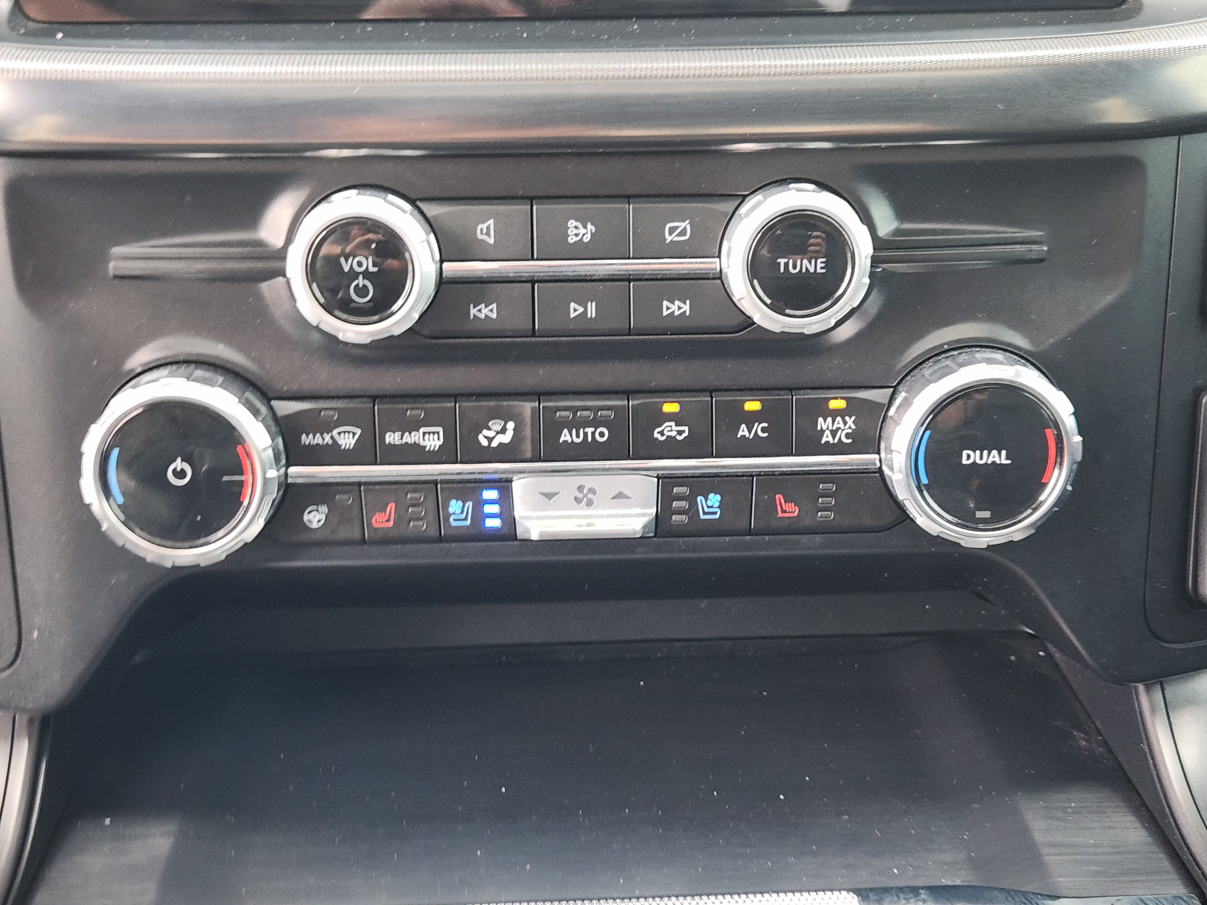 Certified 2024 Ford F150 Lariat w/ Equipment Group 502A High AWD/4WD image 20