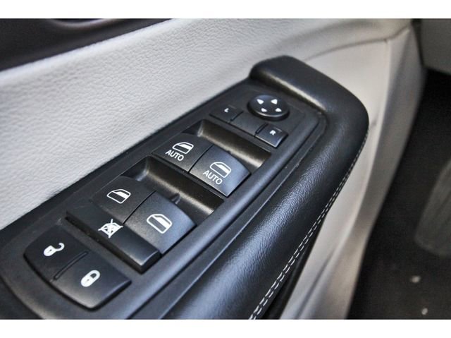 Used 2023 Chrysler Voyager LX FWD image 21