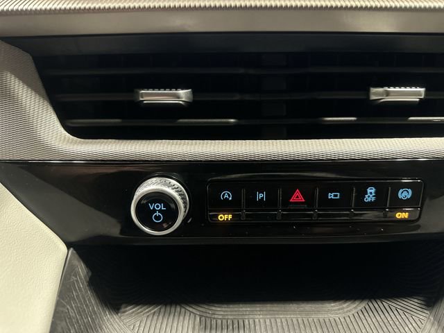 Certified 2025 Ford Explorer Active w/ Active Comfort Package AWD/4WD image 34