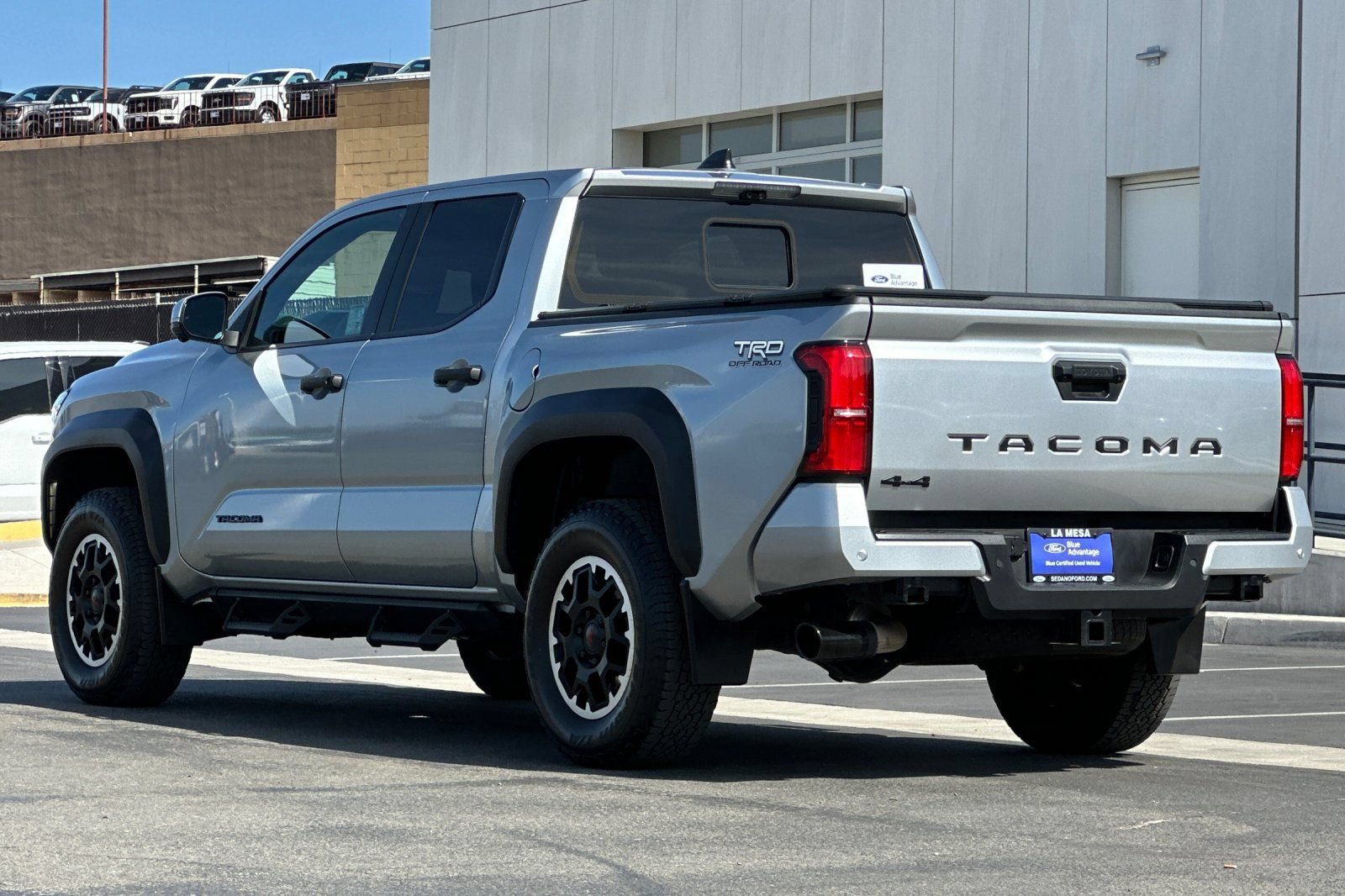 Used 2024 Toyota Tacoma TRD Off-Road w/ TRD Off Road Premium Package AWD/4WD image 5