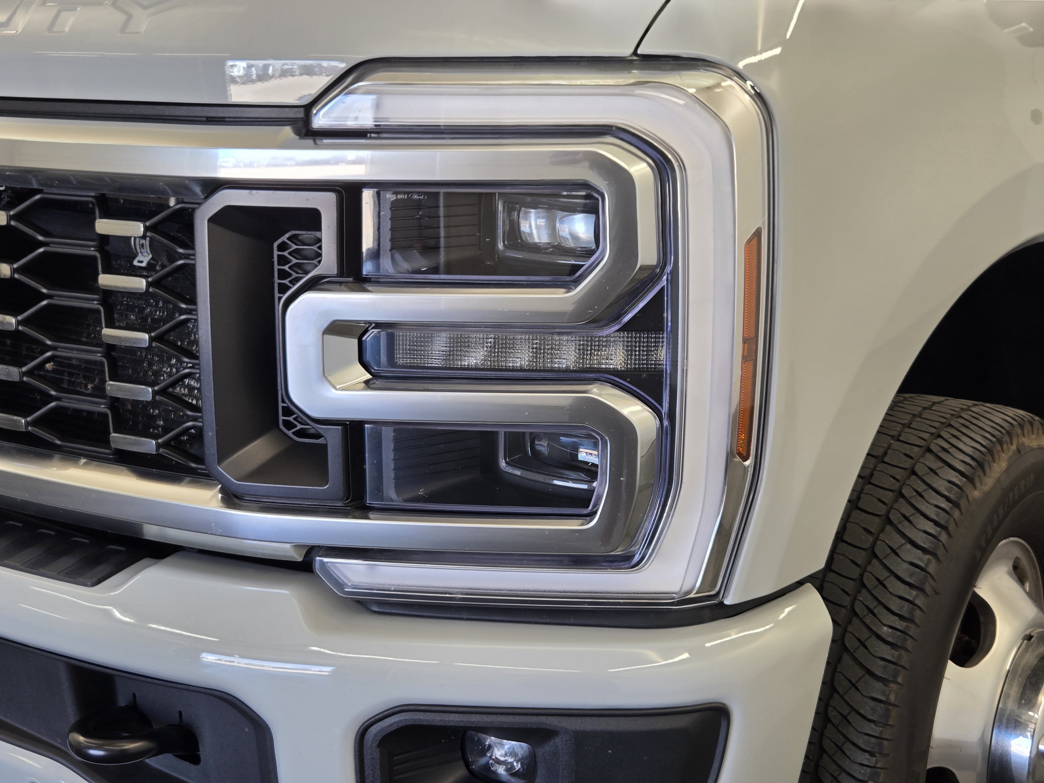 Certified 2026 Ford F350 Platinum AWD/4WD image 8