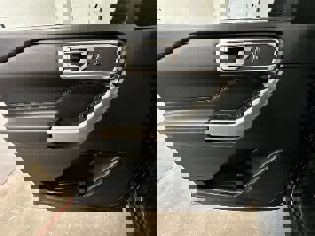 Certified 2022 Ford Explorer XLT w/ Equipment Group 202A image 20