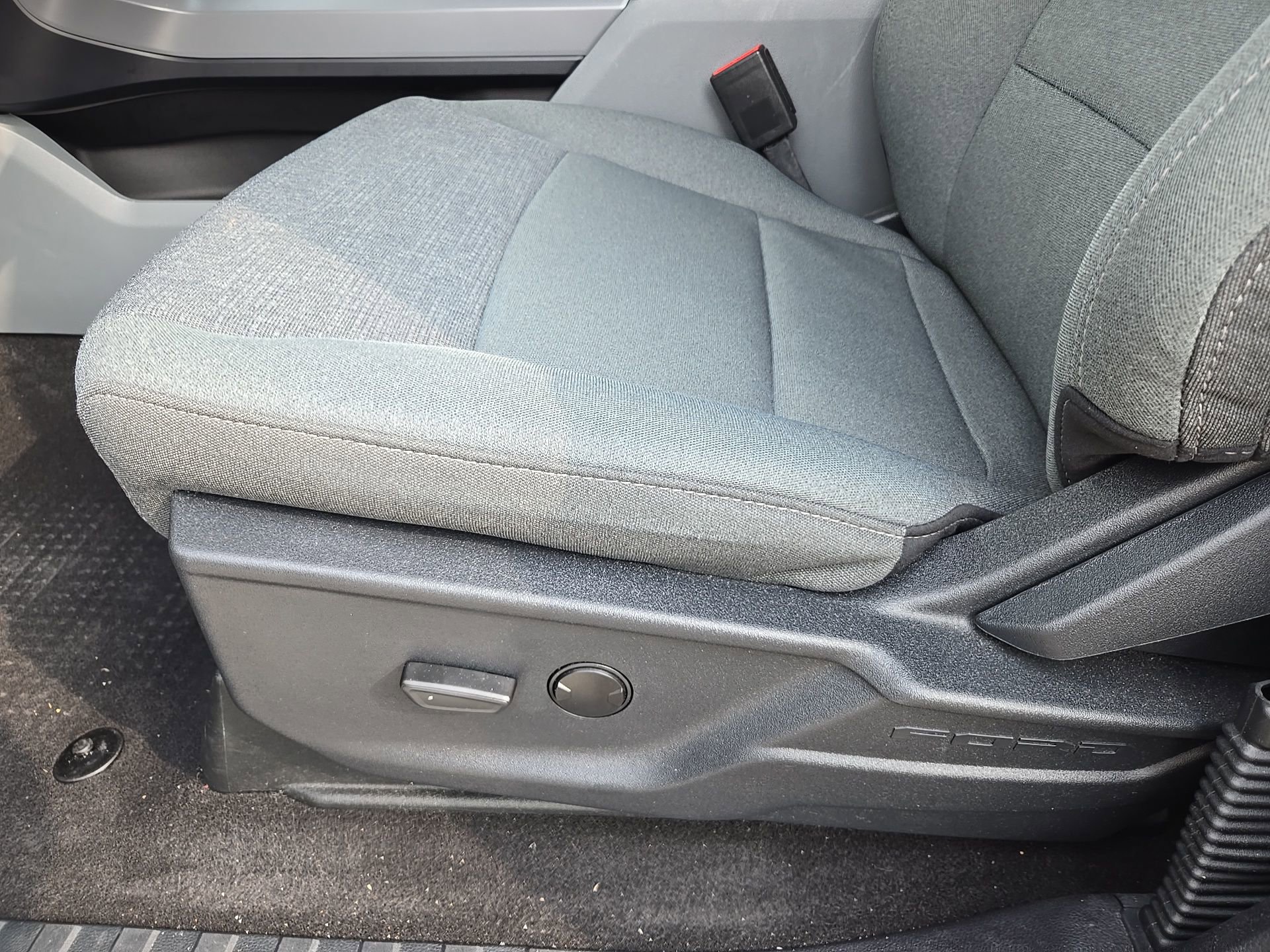 Certified 2024 Ford F150 XLT w/ Mobile Office Package image 10