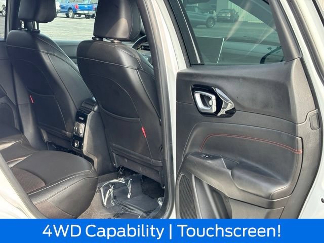 Used 2024 Jeep Compass Trailhawk AWD/4WD image 15