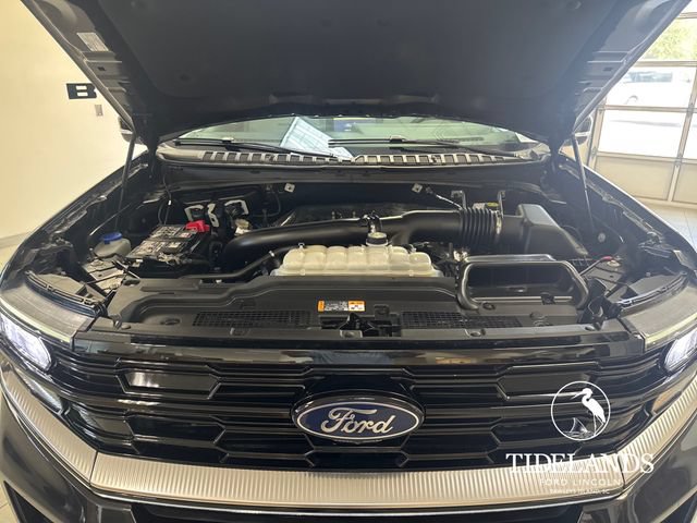 Certified 2025 Ford Expedition Platinum w/ Driver's Package AWD/4WD image 28