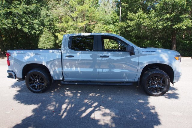 Used 2024 Chevrolet Silverado 1500 Custom w/ Turbomax Blackout Package AWD/4WD image 8
