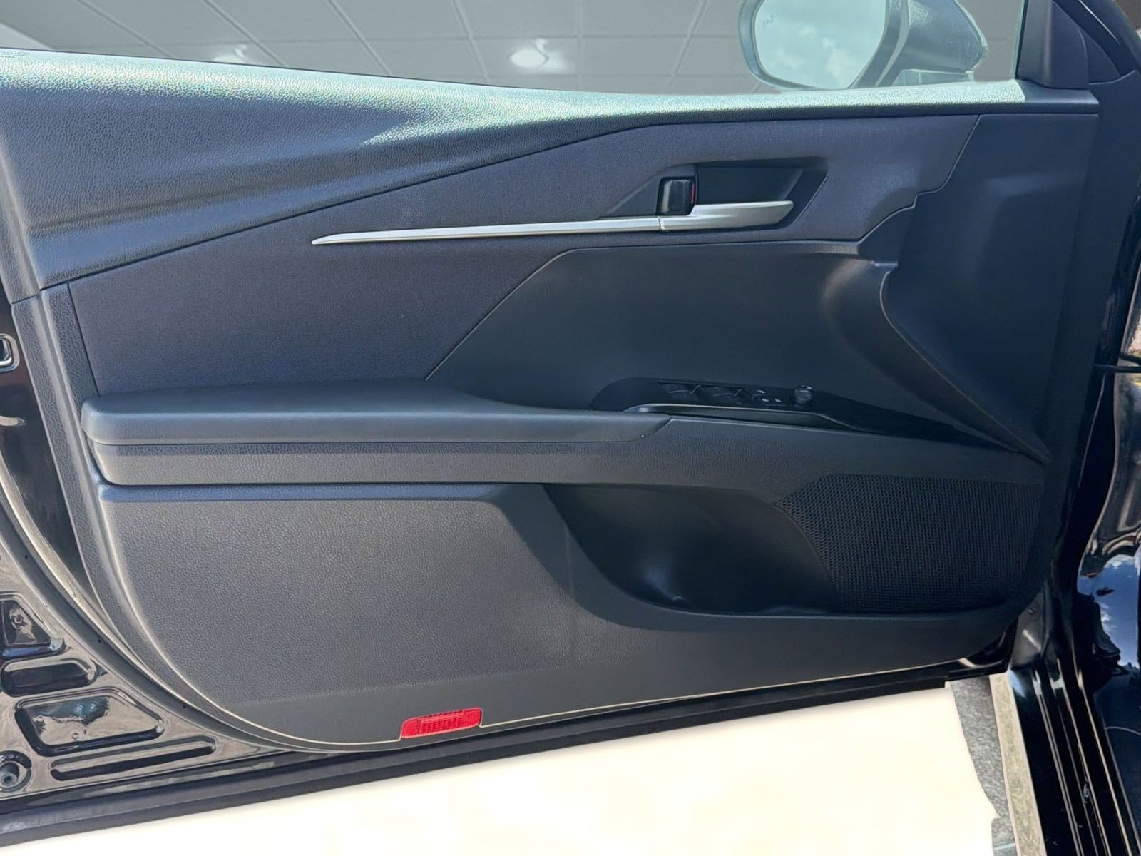 Used 2025 Toyota Camry LE w/ Convenience Package FWD image 21