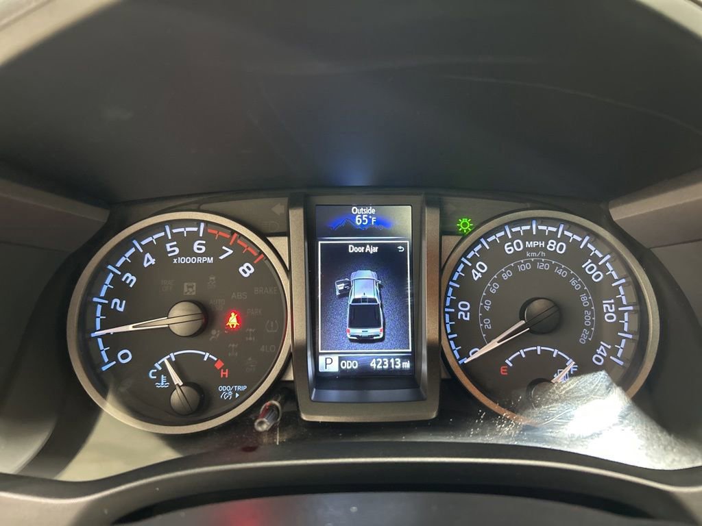 Used 2023 Toyota Tacoma TRD Off-Road w/ TRD Premium Off Road Package AWD/4WD image 17