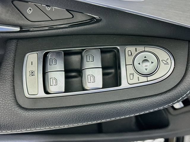 Used 2021 Mercedes-Benz C 300 4MATIC Sedan image 21