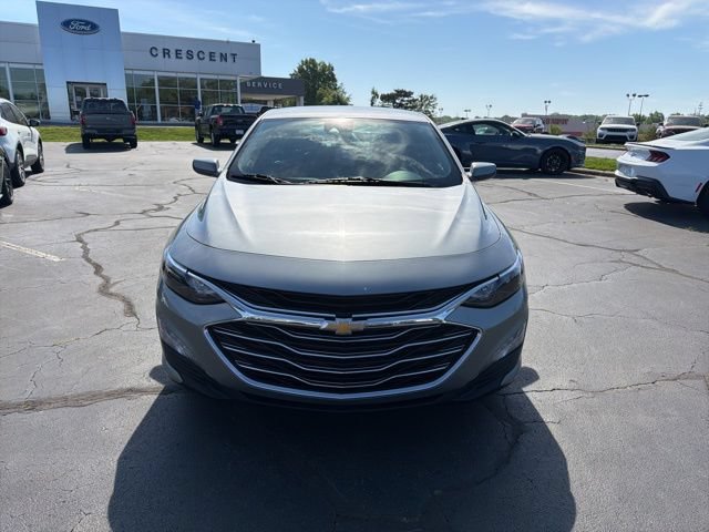 Used 2024 Chevrolet Malibu LT FWD image 2