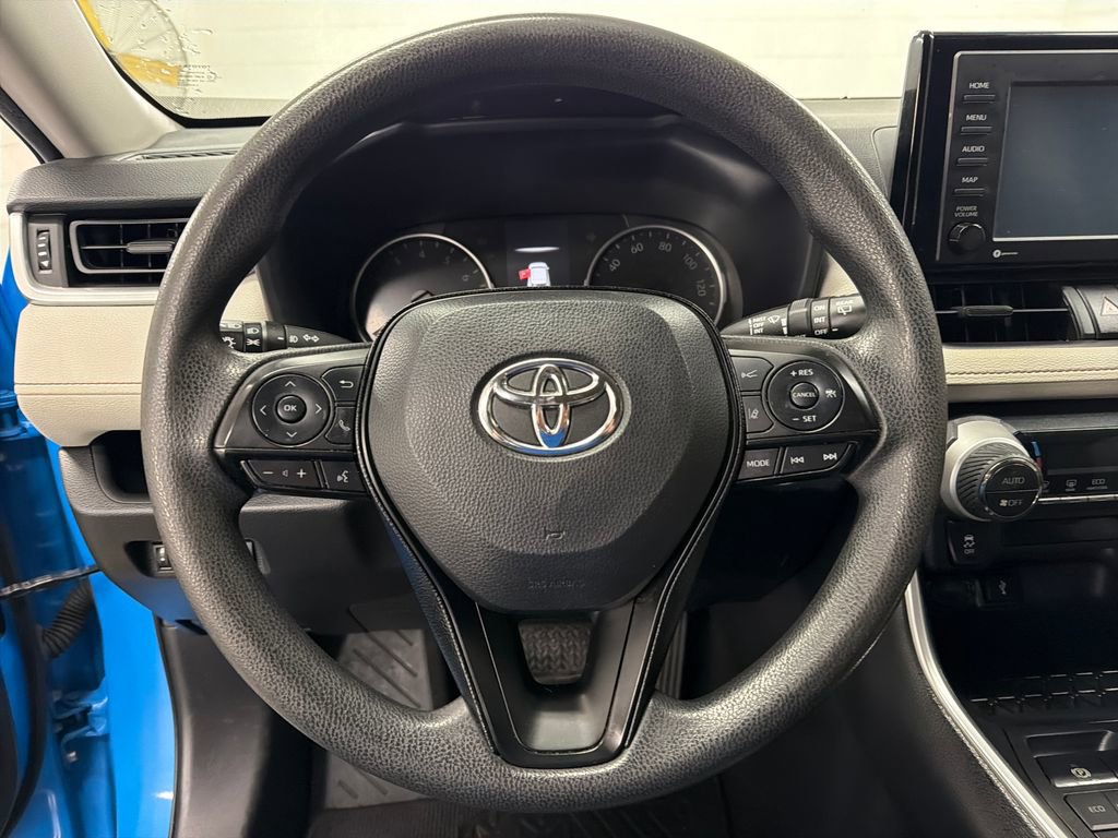 Used 2020 Toyota RAV4 XLE FWD image 18