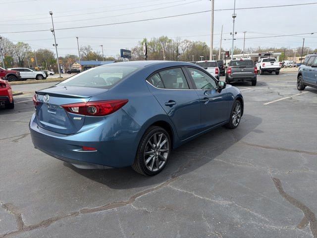Used 2018 MAZDA MAZDA3 Touring image 5