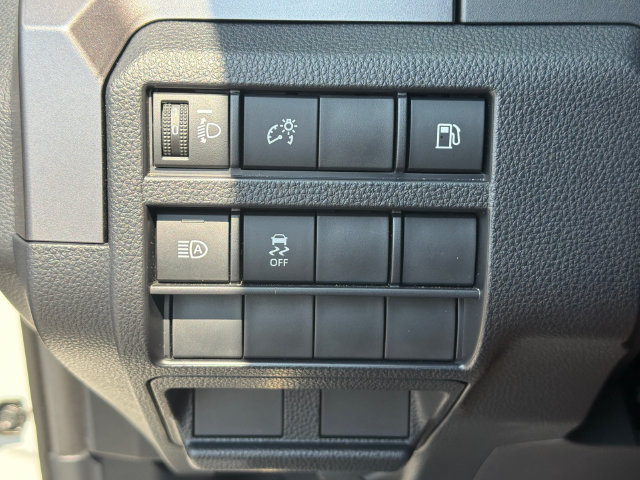 Used 2025 Toyota 4Runner SR5 AWD/4WD image 34