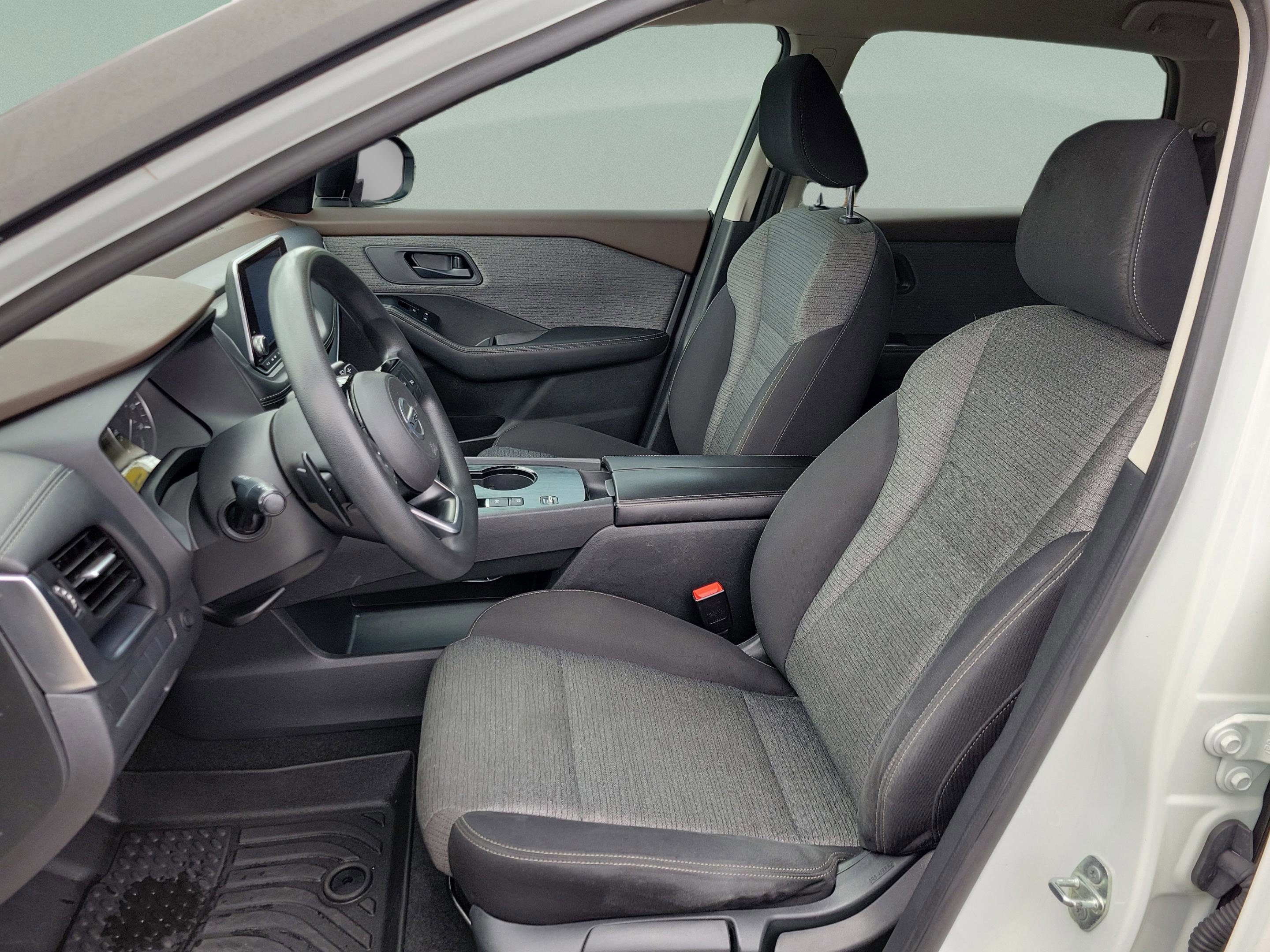 Used 2021 Nissan Rogue S image 30